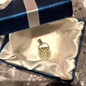 SIGNED VINTAGE 925 STERLING SILVER CUBIC ZIRCONIA PETITE HAND BAG PENDANT